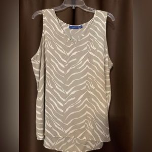 Apt9 shirt gray and white print